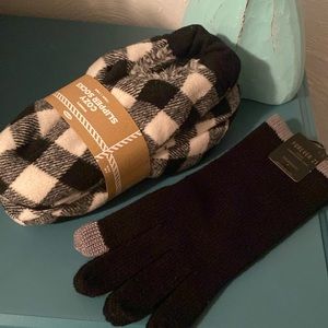 Cozy Bundle - Fuzzy Slipper Socks & Gloves